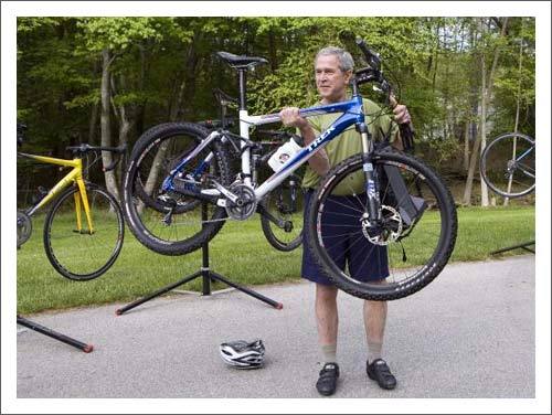 [Bush_bicicleta[1].jpg]